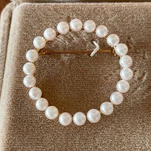 Vintage Cultured Pearl 14k Circle Pin Brooch in Velvet Box. Like new!
